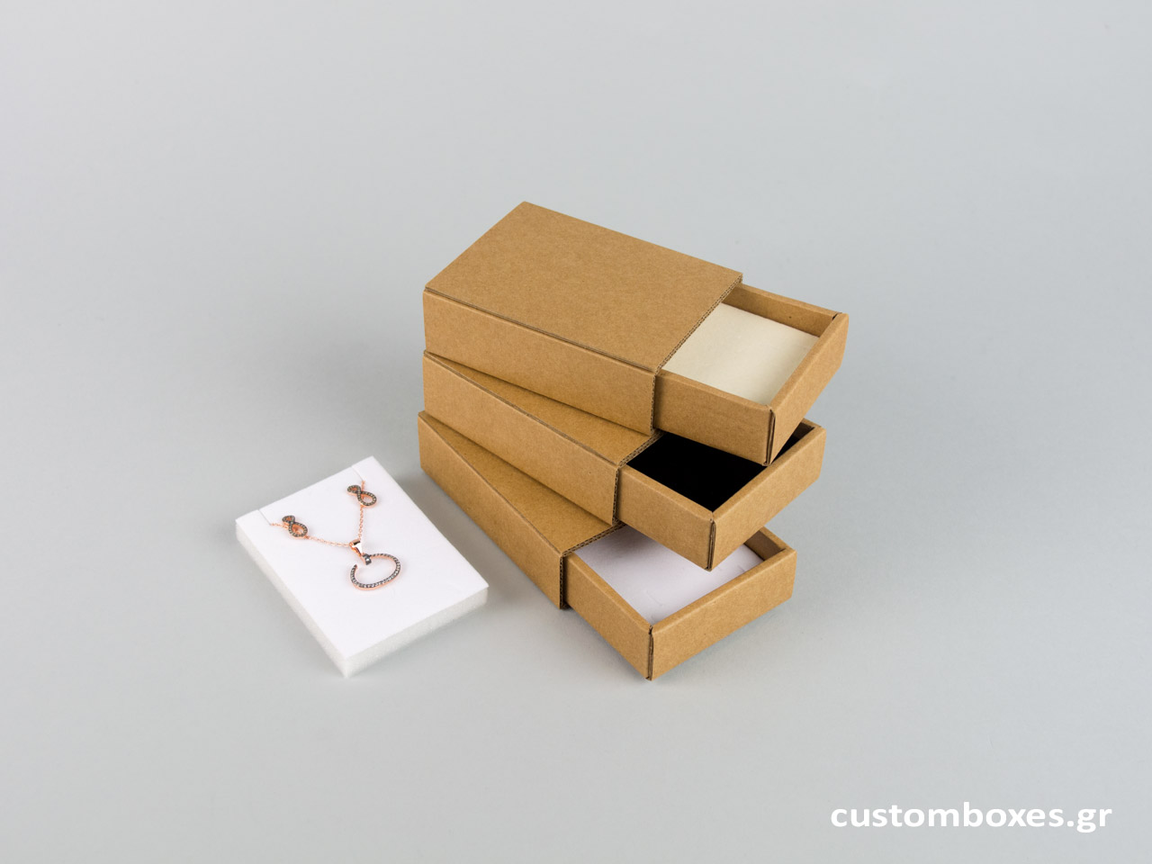 Matchbox with internal velvet base for pendant No05 and cross