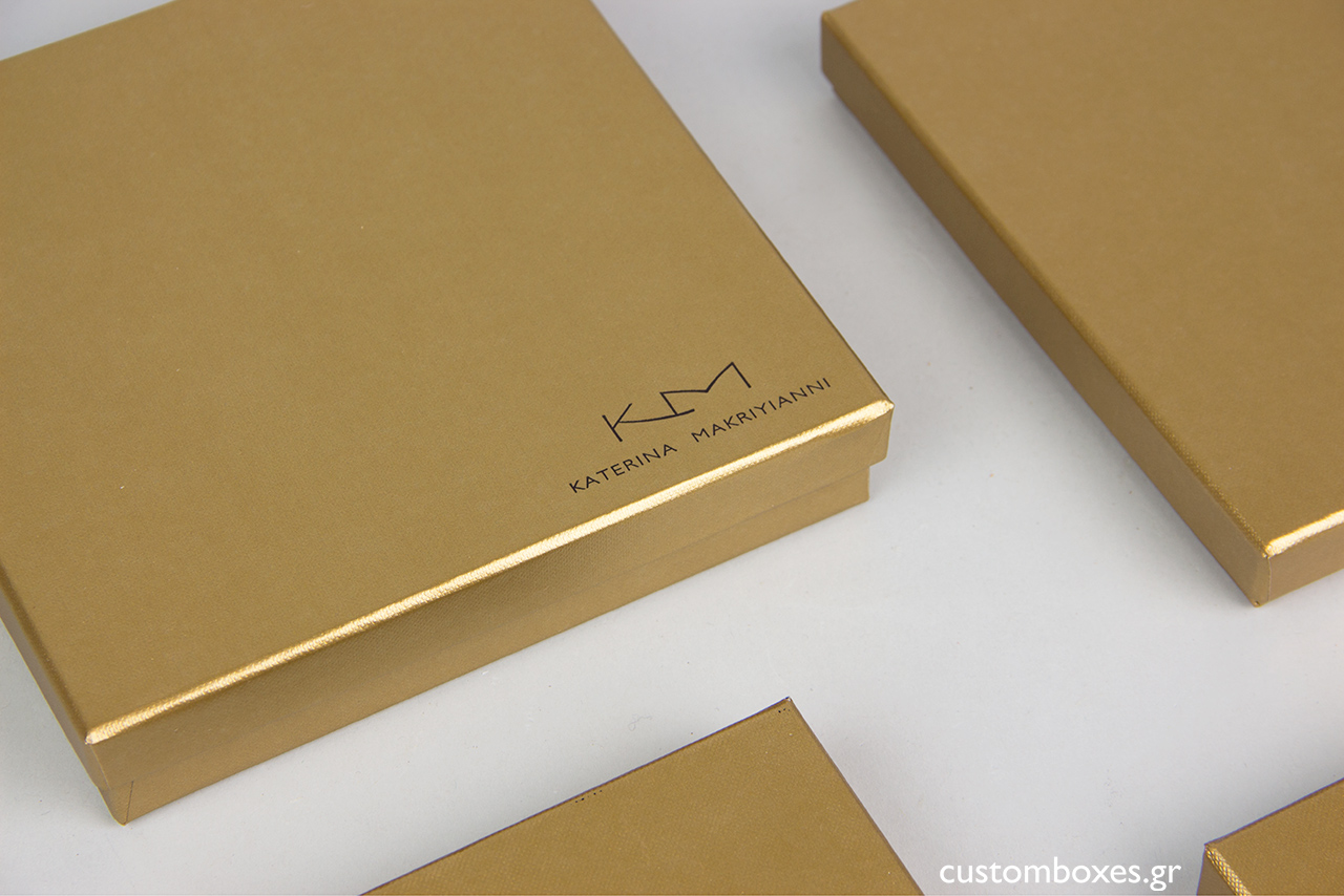 Κατερίνα Μακρυγιάννη: κουτιά για κοσμήματα σε χρυσό χρώμα